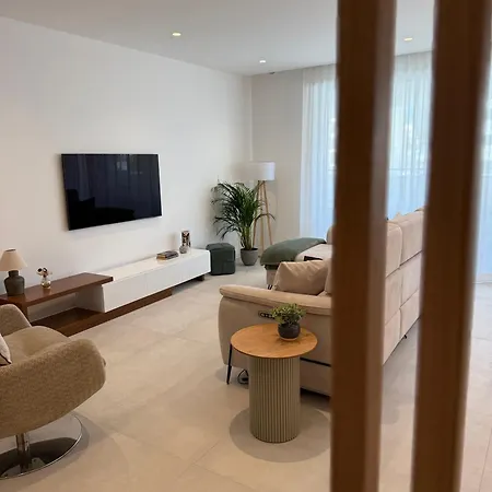 アパート Bellaapartment